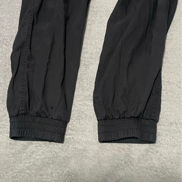 A new day joggers size medium in black - Picture 4 of 9